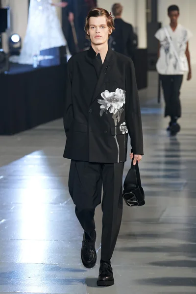 Look 2